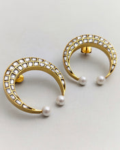 Contemporary kundan studs