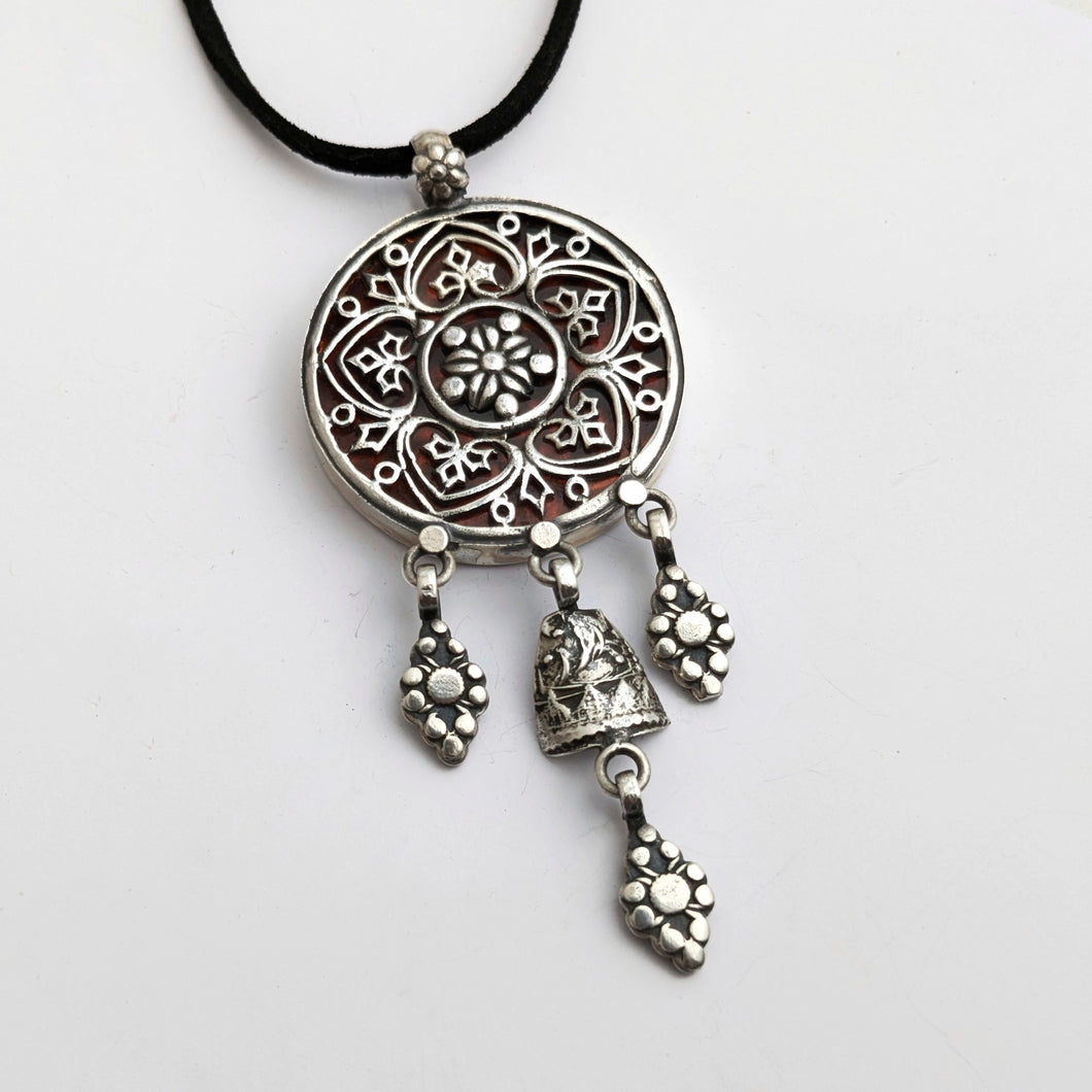 Fine floral pendant