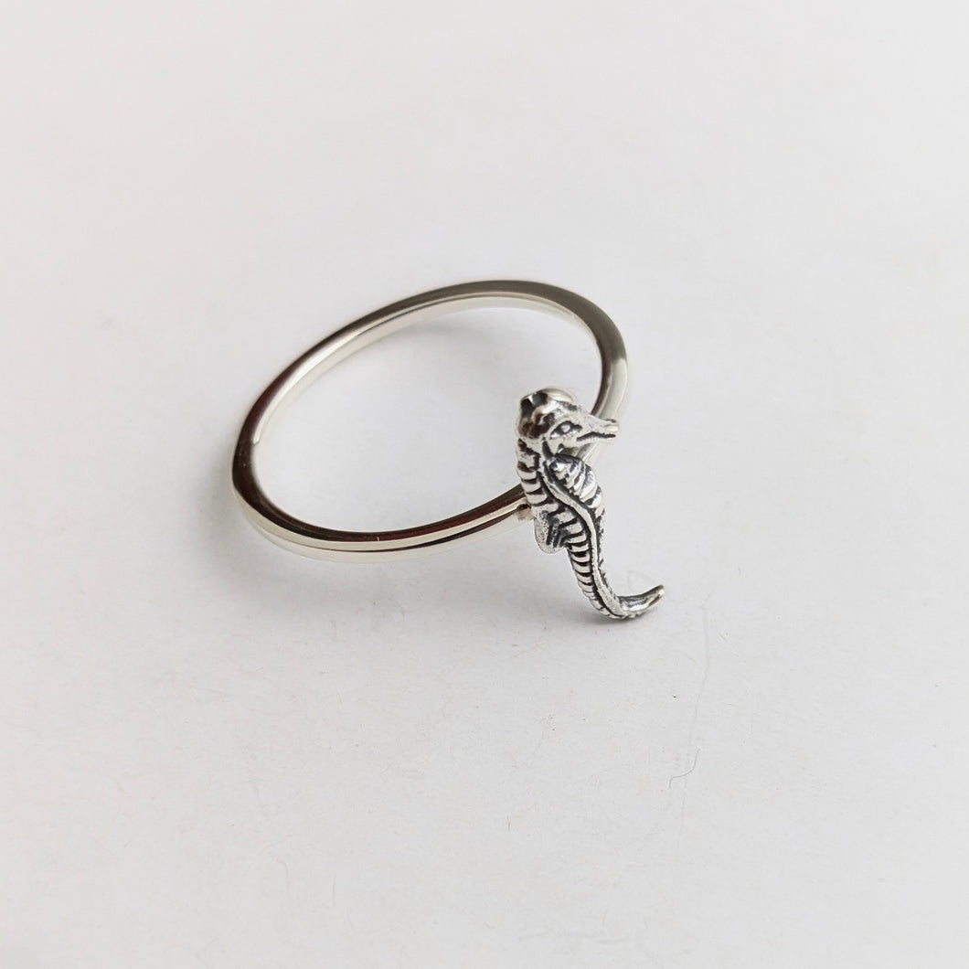 Seahorse ring