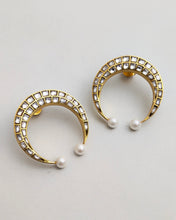 Contemporary kundan studs