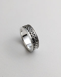 Herringbone ring